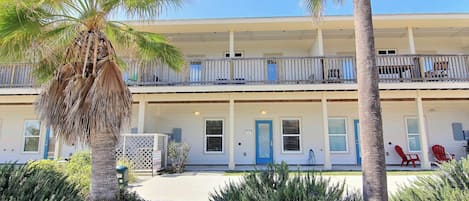 Condo (4 Bedrooms) | Property amenity