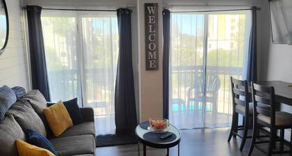 Dream Vacation in Orlando, Stunning 2 Bed/2 Bath Condo+Pools & Resort Amenities!