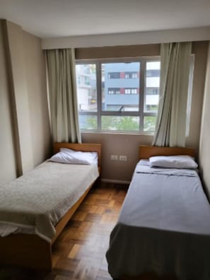 Free WiFi, bed sheets - Vicz Palace Hotel (Curitiba)