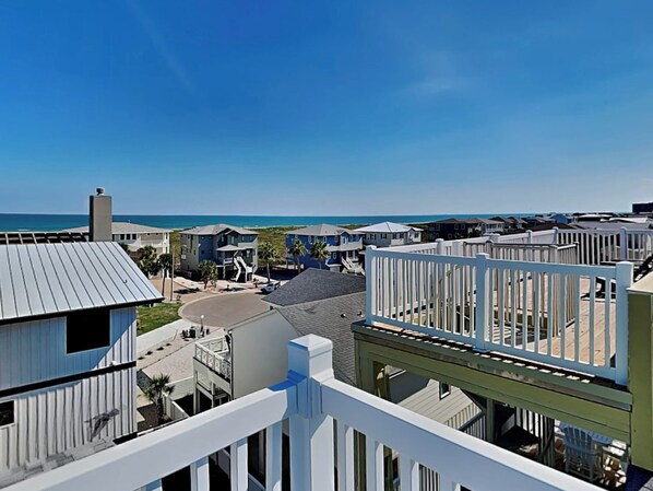 House (4 Bedrooms) | Property amenity