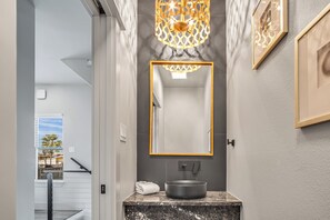 House (6 Bedrooms) | Property amenity