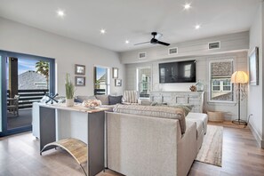 House (6 Bedrooms) | Property amenity