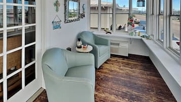 House (3 Bedrooms) | Property amenity