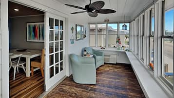 House (3 Bedrooms) | Property amenity