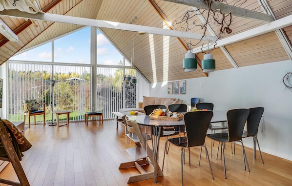 Dining - 4 bedroom amazing home in Glesborg (Glesborg)