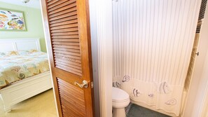 6 bedrooms, free WiFi, bed sheets - Soundfront, Sound Views, Private Dock, Rec Room, COL21, Warrens Sound Retreat (Kill Devil Hills)