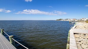 Beach nearby - Soundfront, Sound Views, Private Dock, Rec Room, COL21, Warrens Sound Retreat (Kill Devil Hills)