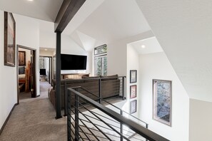 TV, fireplace - Stunning Lakefront Views, Prime Location & High-Speed Internet Await! (Park City)