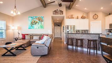 House (4 Bedrooms) | Kemudahan hartanah