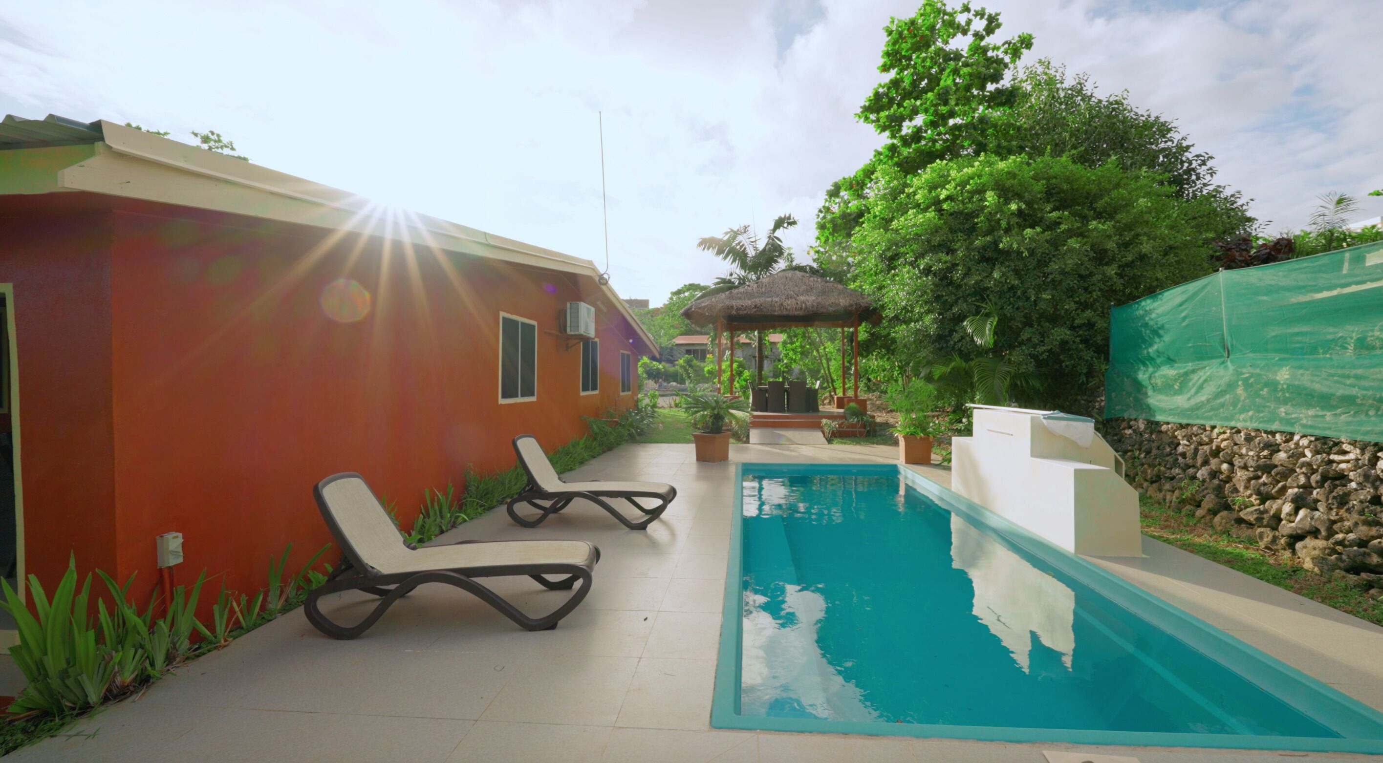 Hồ bơi ngoài trời 