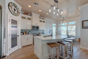 House (5 Bedrooms) | Property amenity