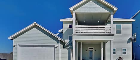 House (5 Bedrooms) | Exterior