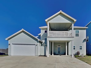 House (5 Bedrooms) | Front of property