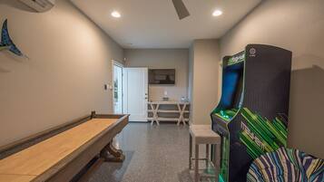 House (5 Bedrooms) | Property amenity