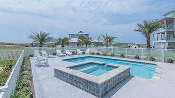 House (5 Bedrooms) | Property amenity