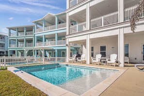 Front of property - The White House by Silver Sands Vacation Rentals (Port Aransas)