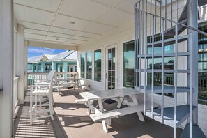 House (5 Bedrooms) | Property amenity - The White House by Silver Sands Vacation Rentals (Port Aransas)