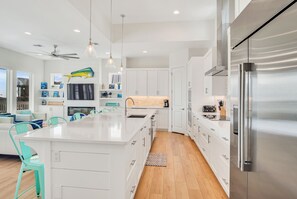 House (5 Bedrooms) | Property amenity - The White House by Silver Sands Vacation Rentals (Port Aransas)