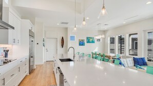 House (5 Bedrooms) | Property amenity