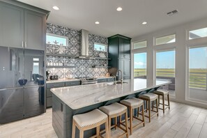 Nhà (5 Bedrooms) | Tiện nghi, dịch vụ nơi lưu trú