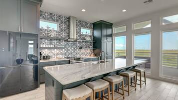 House (5 Bedrooms) | Property amenity