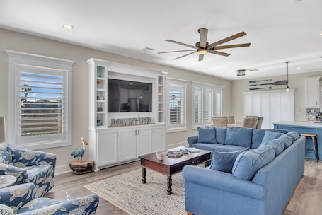 House (4 Bedrooms) | Front of property