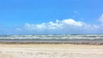 House (4 Bedrooms) | Property amenity