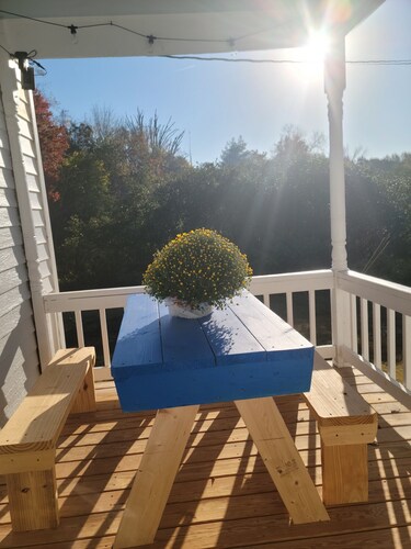 Historic Bungalow 30 minutes from Wintergreen