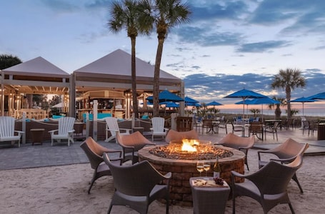 室外用餐. Close to Beach - 2 Bedroom - Marriott's Grande Ocean - Full Resort Access