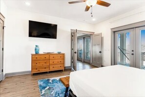 3 bedrooms, desk, iron/ironing board, free WiFi