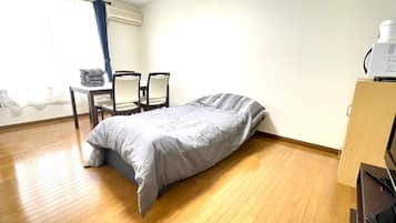 1 bedroom, desk, free WiFi, bed sheets