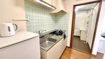 冰箱、微波炉、炉灶、厨具/餐具
