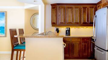 Fridge, microwave, coffee/tea maker, toaster