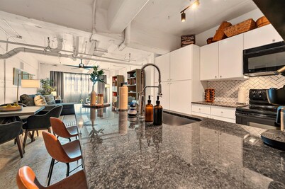 Sunshine & Silos, Luxury Condo in Downtown Waco