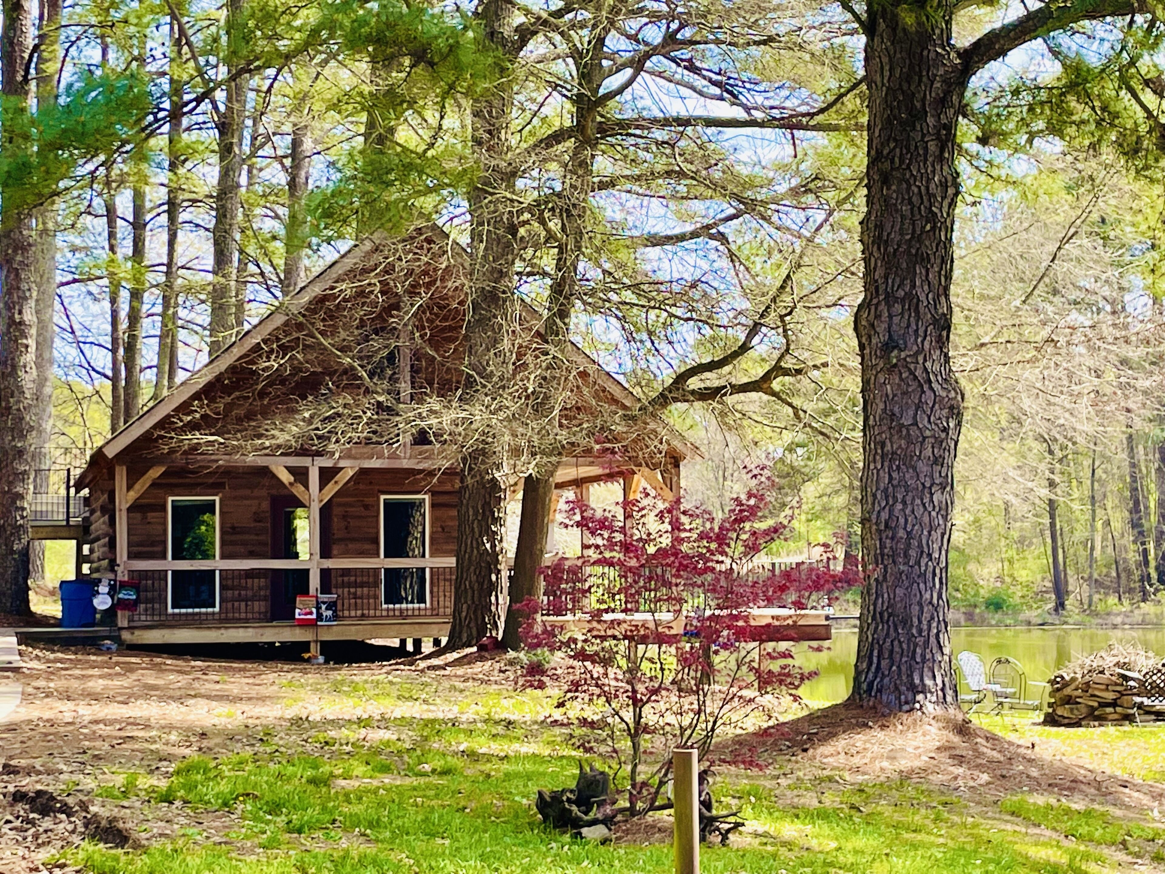 Lakeside Cabin, fishing, Kayaks Gated WI-FI FREE parking Washer Dryer Honey Moon