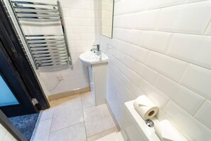 シャワー、タオル