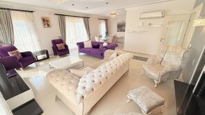 TV, fireplace, stereo