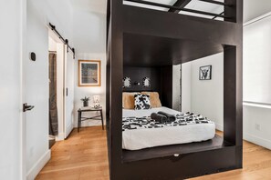 3 多间卧室、熨斗/熨衣板、WiFi、床单