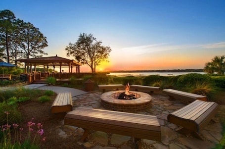 Property grounds. 2 Bedroom - Marriott's Harbour Point and Sunset Pointe at Shelter Cove - Full Resort Access