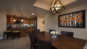Dining - 1 Bedroom Deluxe - Located within Marriott's Grand Residence Club, Lake Tahoe - Full Resort Access (South Lake Tahoe)