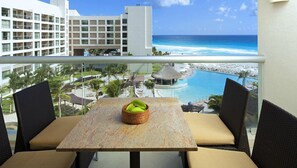 Outdoor dining - 2 Bedroom - Westin Lagunamar Ocean Resort - Full Resort Access (Cancún)