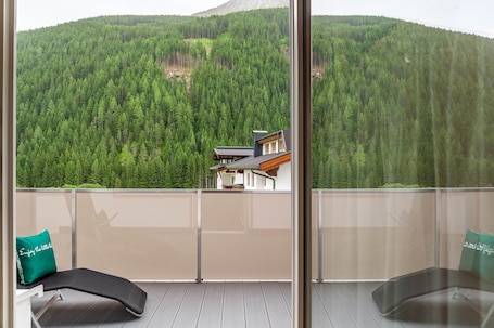 Terrace/patio. "Haus Alpenheim Apartment 3" with Mountain View, Balcony & Wi-Fi