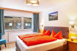 3 bedrooms, free WiFi, bed sheets
