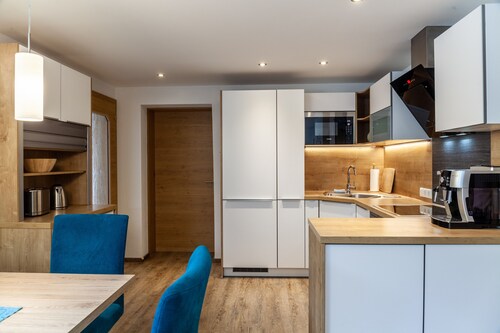 "Haus Alpenheim Ferienwohnung 2" mit Bergblick, Balkon und WLAN