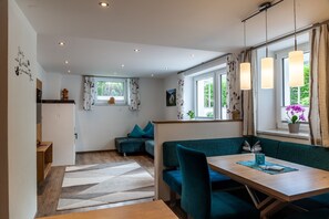 Dining - "Haus Alpenheim Apartment 2" with Mountain View, Balcony & Wi-Fi (Tux)