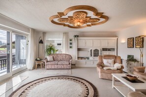 Tv, dvd-afspiller, stereoanlæg