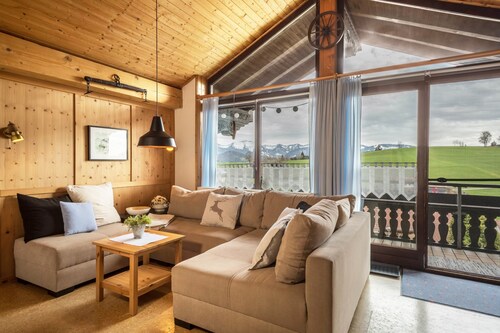 Apartment "Haus Sonnenhang 3" with Mountain View, Garden & Wi-Fi