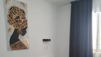 1 slaapkamer, een strijkplank/strijkijzer, gratis wifi, beddengoed