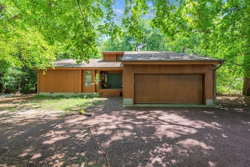 Spacious Home to Create Memories - access to Bay river and beaches