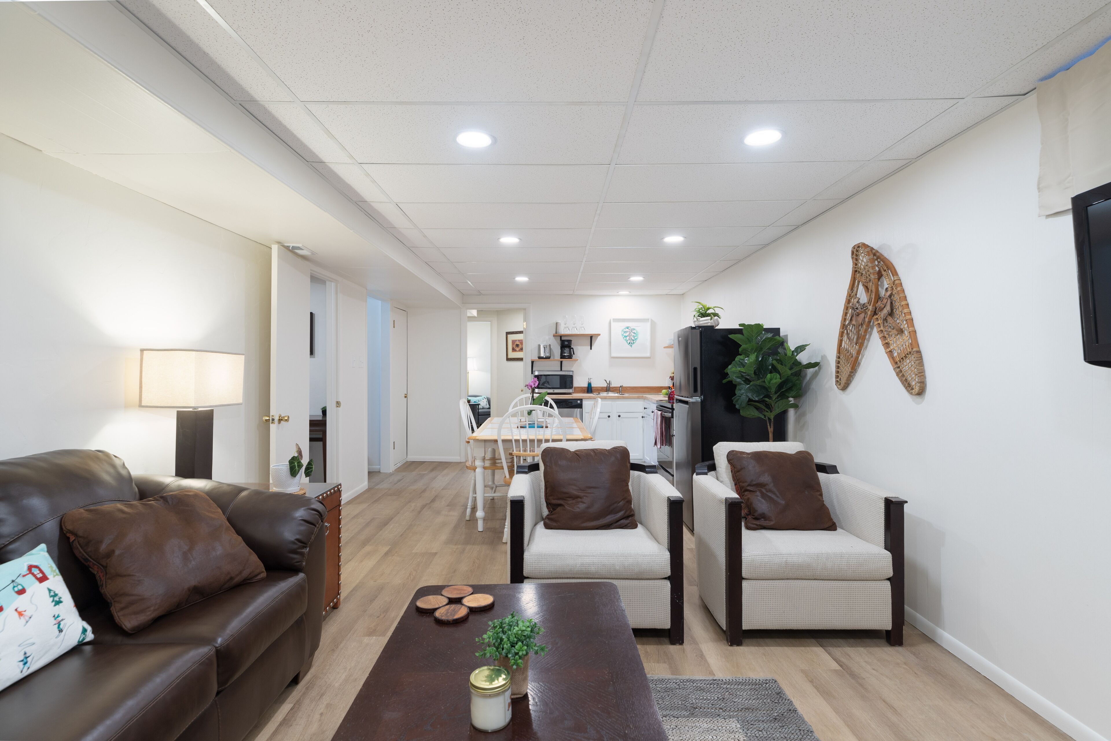 Smart TV, fireplace, DVD player, books